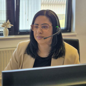 Nadia-mulhouse-business-center Nadia, à votre écoute au Mulhouse Business Center pour de la location de bureaux, espace de coworking, domiciliation ou salle de réunion.